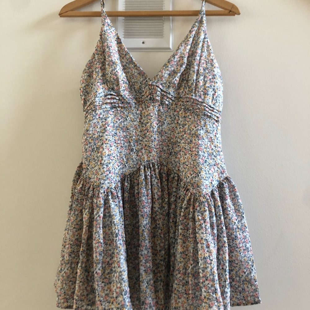 Floral romper with v neck